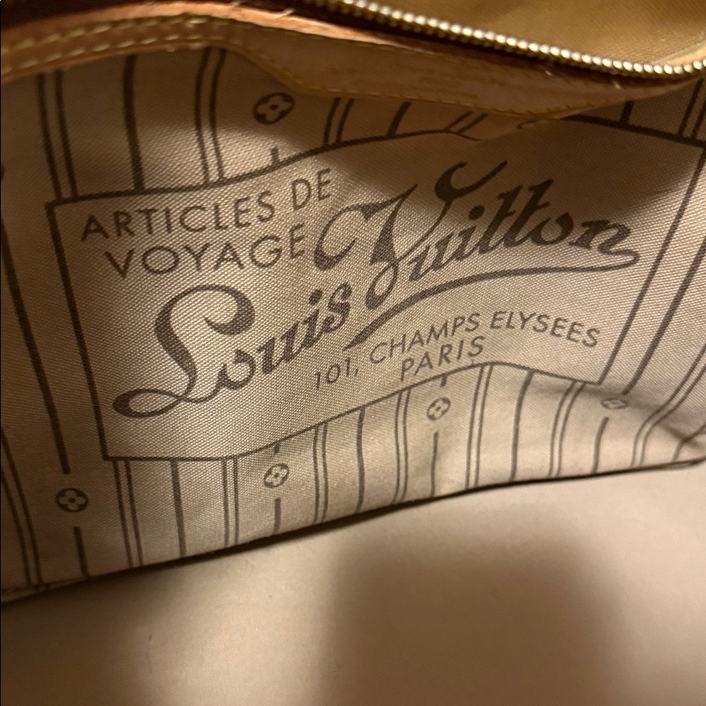 Louis Vuitton Classic Monogram Neverfull - Picture 12 of 15